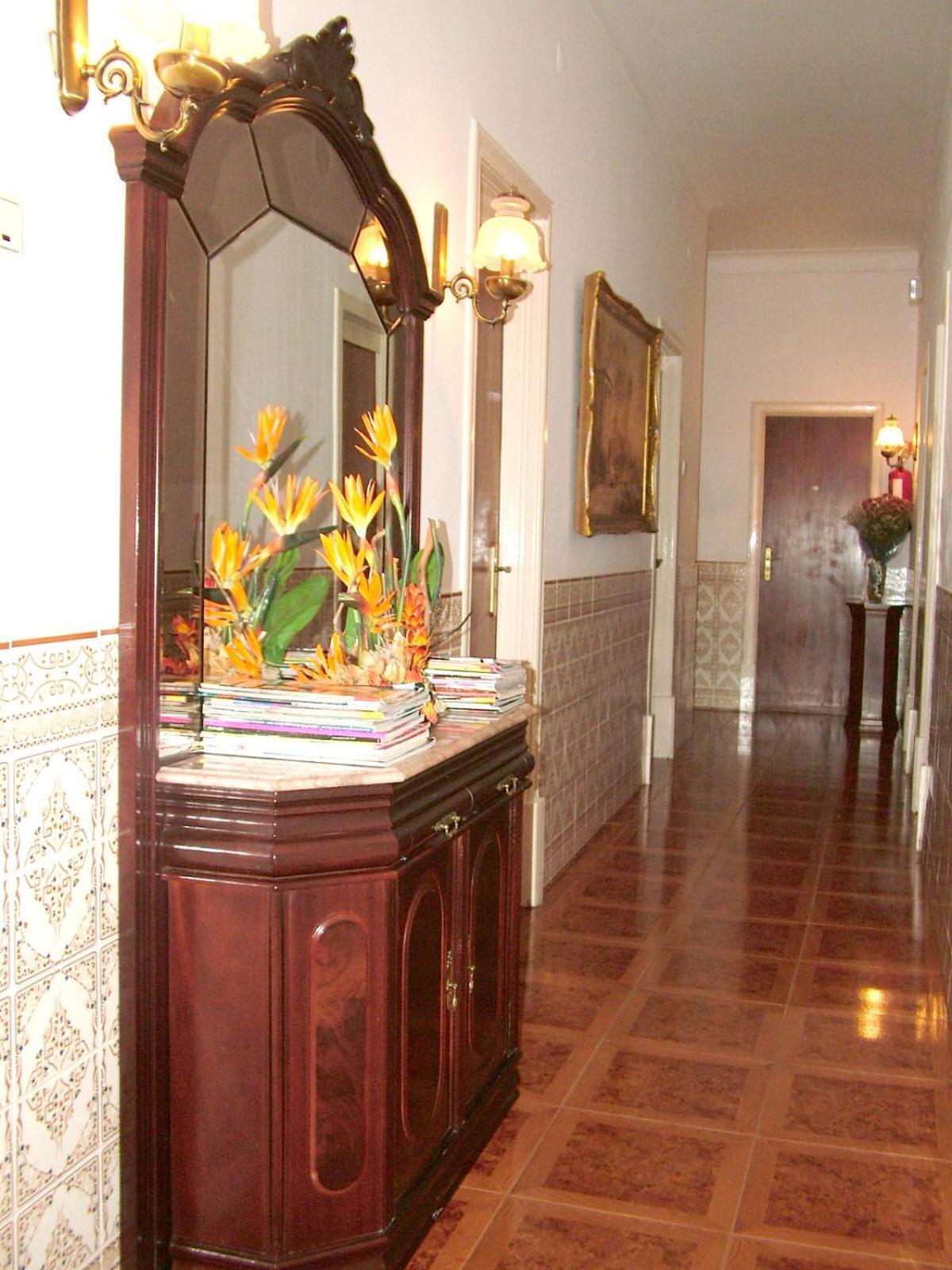 Residencial Valentina Hotel Lisbon Exterior photo Interior of the hotel